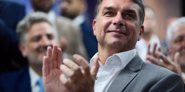 Balotaje en Brasil: Flávio Bolsonaro sumó el respaldo de otros dos partidos de derecha