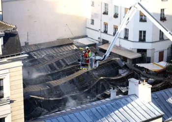 Un incendio destruye el mercado más antiguo de París