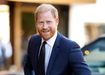 El príncipe Enrique dice que desea reconciliarse con su familia, pero algunos "no quieren"