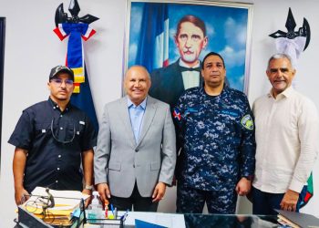 General Jorge Perdomo sostiene reunión con el alcalde ING. SANTO Ramírez para tratar temas de seguridad en Baní
