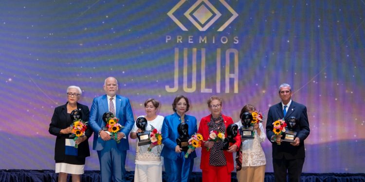 Fundación NTD reconoce a personas mayores de 70 años en la cuarta edición de Premios Julia