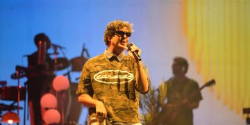 Rawayana enciende Santiago con una primera función sold out abarrotada de sabor y banderas