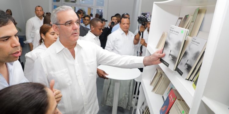 Presidente Abinader destaca gran acogida de la Feria Internacional del Libro 2026