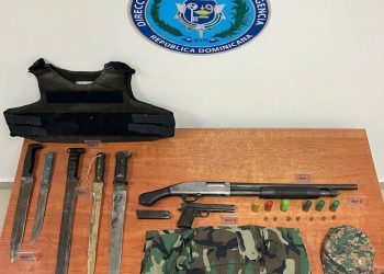 Policía y Ministerio Público ocupan armas, drogas y mercancías de contrabando en operativos en Independencia y Valverde