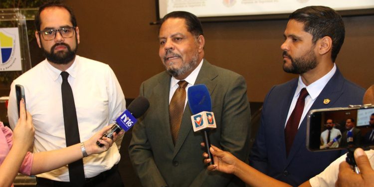 ADESINC respalda ampliar a 24 meses plazo para aplicar responsabilidad penal de personas jurídicas