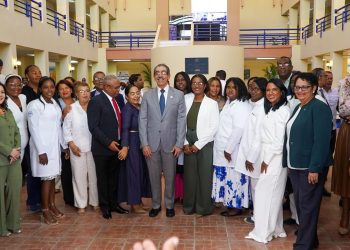 UASD inaugura y remoza espacios académicos en Higüey; Alcaldía otorga máxima distinción al rector Asjana David