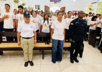Policía Comunitaria lleva charla de orientación a jóvenes en el municipio de Moca