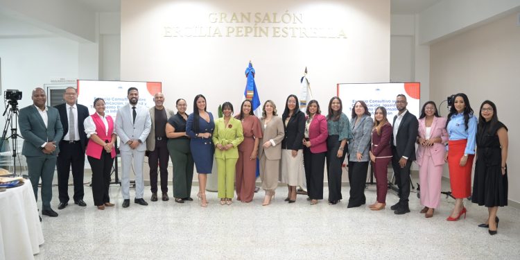Ministerio de la Mujer realiza encuentro con medios para fortalecer la prevención de la violencia