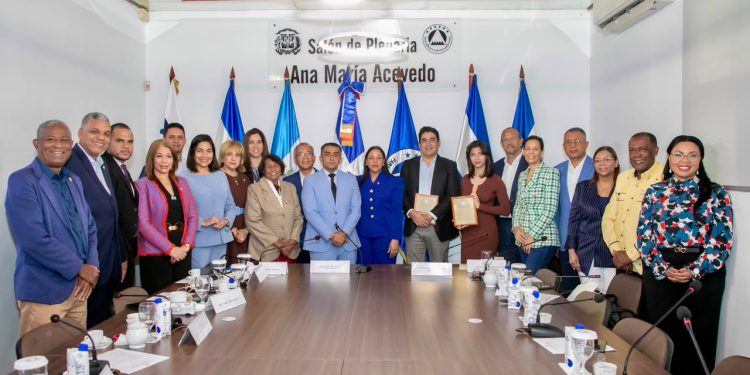 PARLACEN reconoce talento literario dominicano con la entrega de premios del VI Concurso Rubén Darío