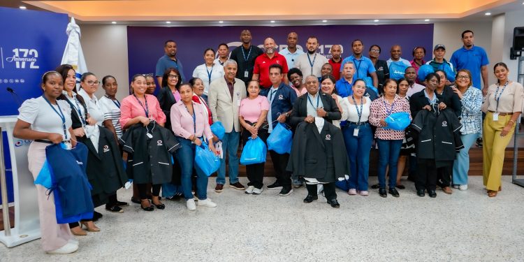 CCRD reconoce colaboradores y entrega equipos de protección laboral y nuevos uniformes