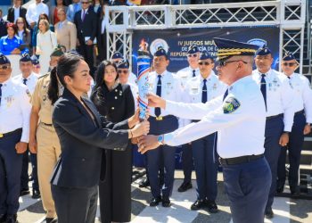 La ministra Faride Raful y director PN inicia recorrido de la antorcha de los IV Juegos Mundiales de Policías de la USIP
