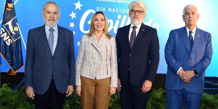 El Servicio Nacional de Salud y Colgate Palmolive celebran Día Nacional del Cepillado
