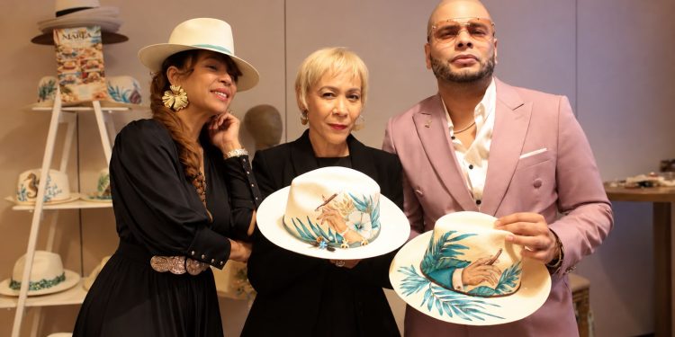 Marea New York presentó su línea de sombreros con arte dominicano en RD Fashion Week