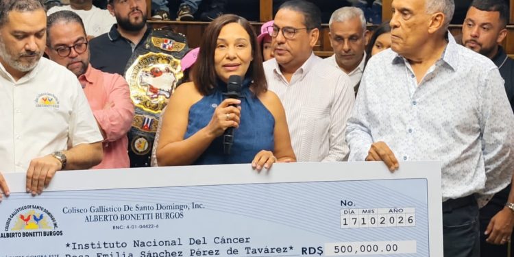 Coliseo Gallistico SD dona un millón de pesos para apoyar a pacientes con cáncer