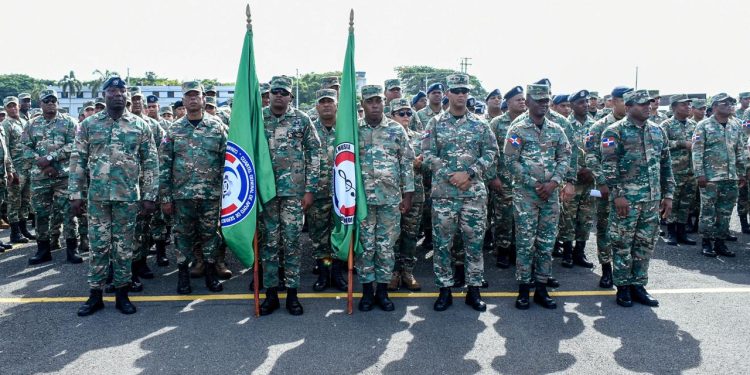 Ministerio de la Mujer realiza en la Fuerza Aérea jornada de prevención de violencia dirigida a militares y colaboradores de la institución