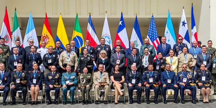 Policía Nacional participa en encuentro internacional de educación policial en Costa Rica