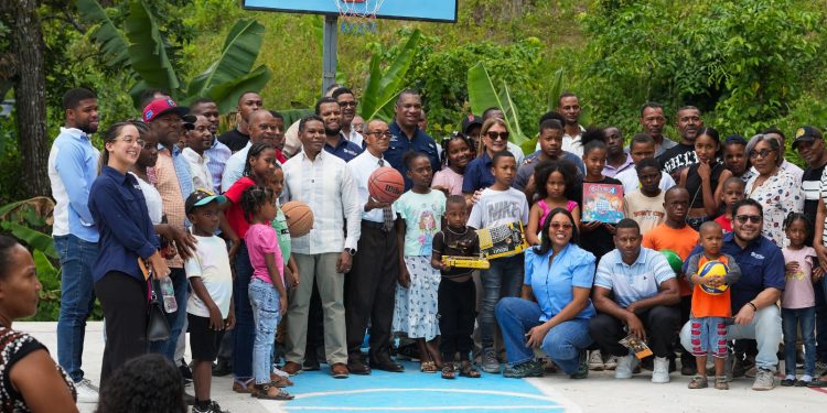 13 familias de San Cristóbal mejoran sus viviendas mediante alianza entre la Iglesia de Jesucristo y Hábitat para la Humanidad RD
