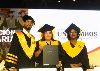 UNIREMHOS gradúa 598 profesionales y llama a fortalecer la prevención de inundaciones