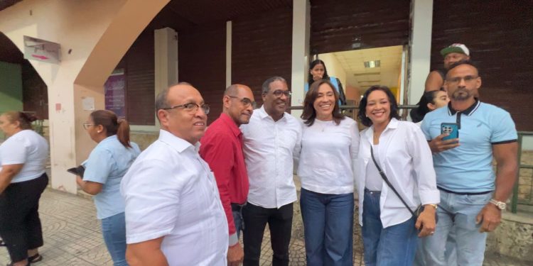 Agustín Burgos lidera jornada de inscripción y verificación de militantes del PRM