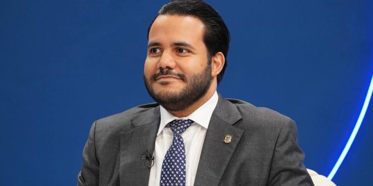 Diputado Rogelio Alfonso Genao renuncia al PRSC y acusa a su liderazgo de «tibieza» y falta de rumbo