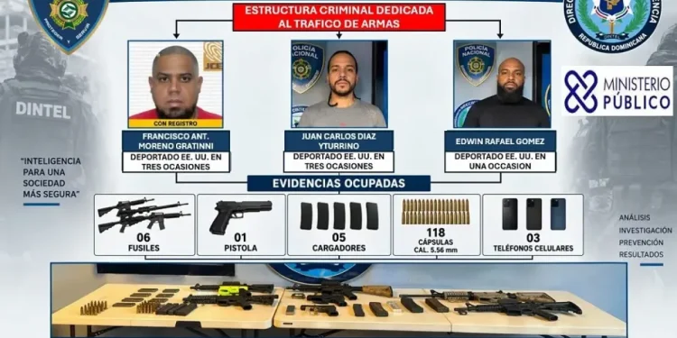 Policía Nacional ocupa 11 armas de fuego, incluidos cinco fusiles y una subametralladora, durante operativos de DINTEL; cinco detenidos