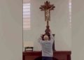 Otra cruz cae sobre un sacerdote, esta vez en Colombia