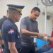 Director PN visita agente SWAT herido en cumplimiento del deber y lo lleva hasta su hogar en La Vega