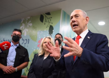 “Vayan a votar”: Netanyahu emitió su sufragio en Jerusalén y los israelíes acuden masivamente a las urnas