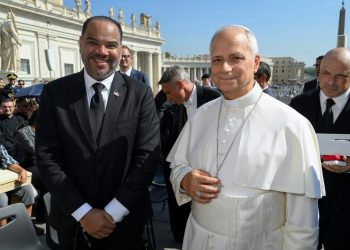 Pablo Ulloa invita al papa León XIV a visitar República Dominicana y pide oraciones por sus familias