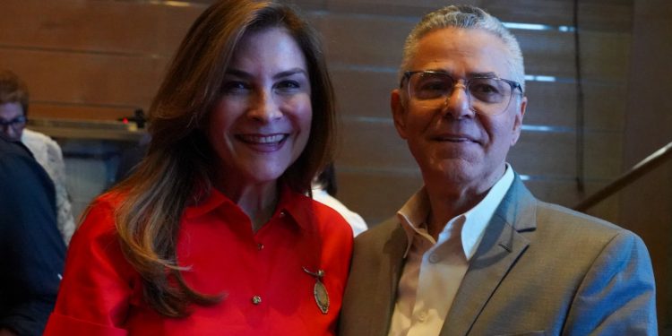 Manuel Jiménez pone en circulación libro sobre su gestión municipal en Santo Domingo Este
