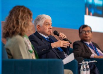 Eduardo Estrella expone ante representantes de más de 17 países la inversión dominicana en obras para fortalecer la conectividad