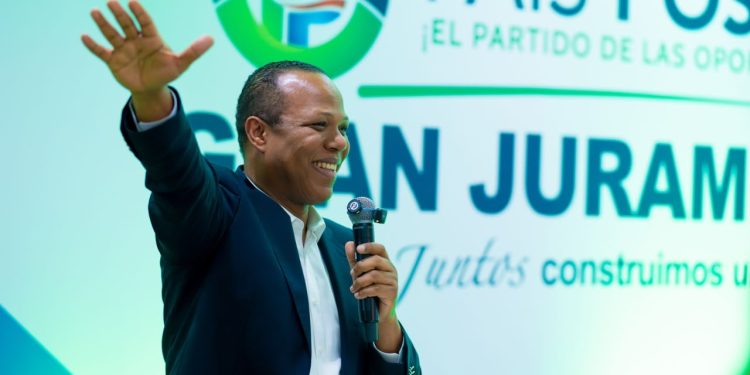Milton Morrison y País Posible juramentan 970 nuevos miembros en Moca y San Francisco de Macorís