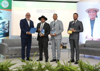 Ramón Glass presenta su libro «Cómo entender la diplomacia de hoy»