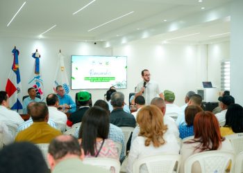 Gobierno entrega RD$30 millones en bonos para tecnificar riego a 17 productores de leche