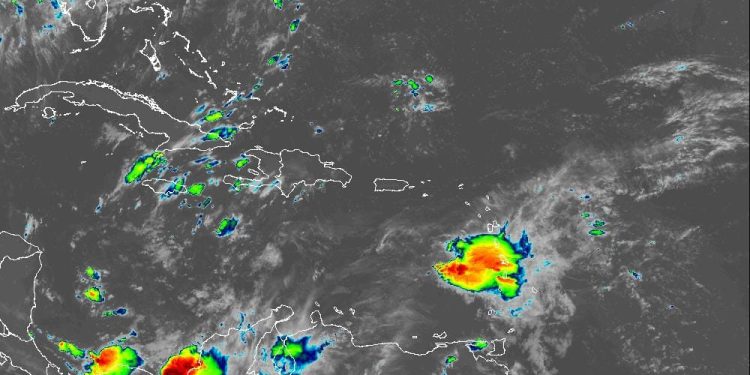 Indomet prevé chubascos matutinos en el litoral caribeño y aguaceros locales en la tarde hacia el Cibao