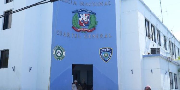 Policía Nacional intensifica acciones preventivas en San Cristóbal; detiene a 11 personas y realiza 104 requisas vehiculares