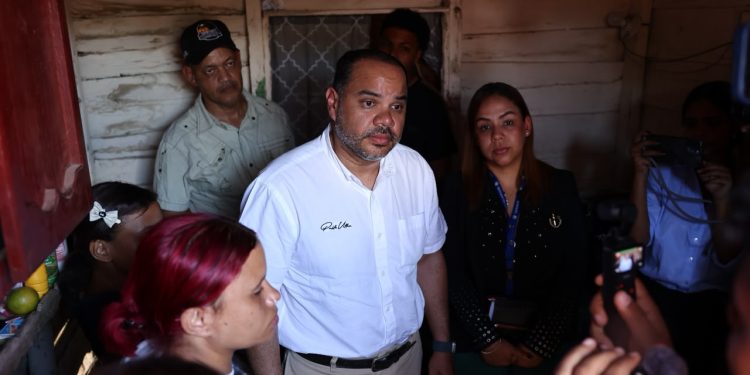 Pablo Ulloa visita a familia de niña fallecida en Barrero y ofrece acompañamiento institucional