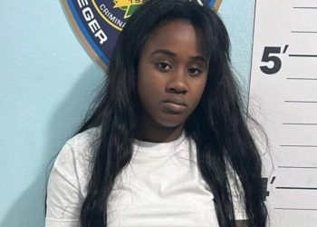 Policía arresta en Capotillo a mujer buscada por asociación de malhechores y robo