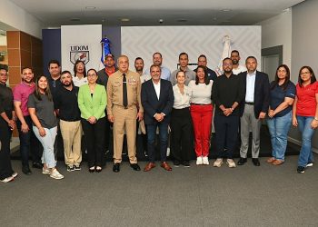 Migración y Grandes Ligas acuerdan agilizar trámites para prospectos extranjeros en RD