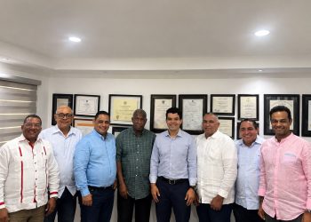 Cinco exdiputados se suman al proyecto presidencial de Wellington Arnaud