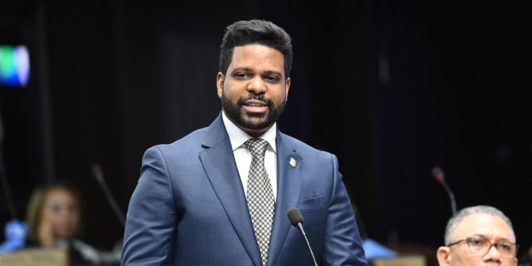Diputado Jheyson García Castillo deposita proyecto de ley para elevar a Ciudad Juan Bosch a Distrito Municipal