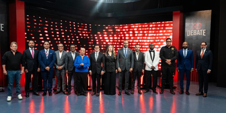 RD Debate aborda tema haitiano; Sanon afirma Gobierno dominicano es quien los deja entrar