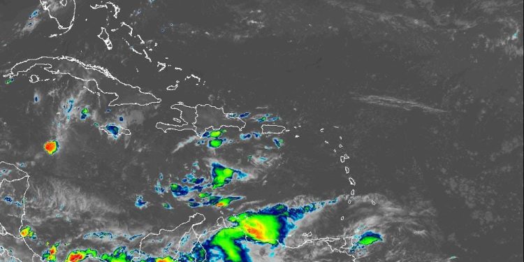 Indomet prevé chubascos en la mañana y aguaceros con tormentas eléctricas en la tarde hacia el interior del país