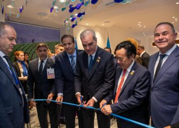 Presidente Abinader inaugura salón República Dominicana en la FAO y reafirma compromiso con el Hambre Cero