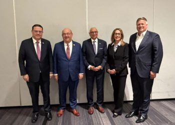 Yayo Sanz Lovatón firma alianza en SEMICON West para impulsar semiconductores en RD