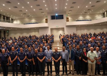 Policías amplían conocimientos sobre geopolítica aplicada a la inteligencia artificial en el IPES