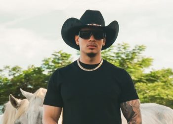 Cristian Robles supera los 59 millones de visualizaciones en YouTube y prepara su llegada a los escenarios de Latinoamérica