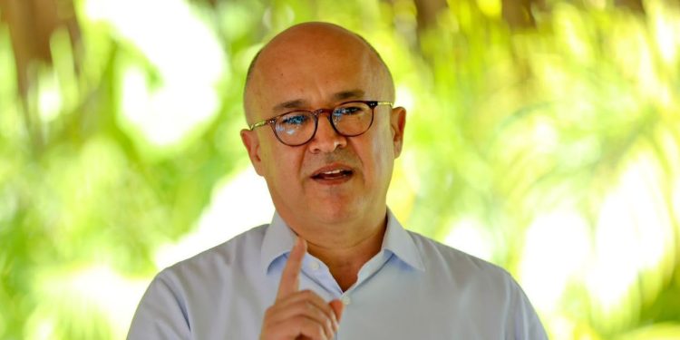 Francisco Domínguez Brito: “Como presidente formaría una nueva generación de técnicos e ingenieros para la industria de semiconductores”