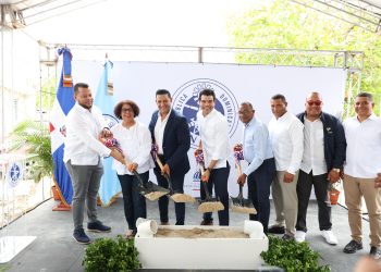 Wellington Arnaud deja iniciados trabajos de segunda etapa ampliación acueducto Amiama Gómez-Las Yayas, provincia Azua