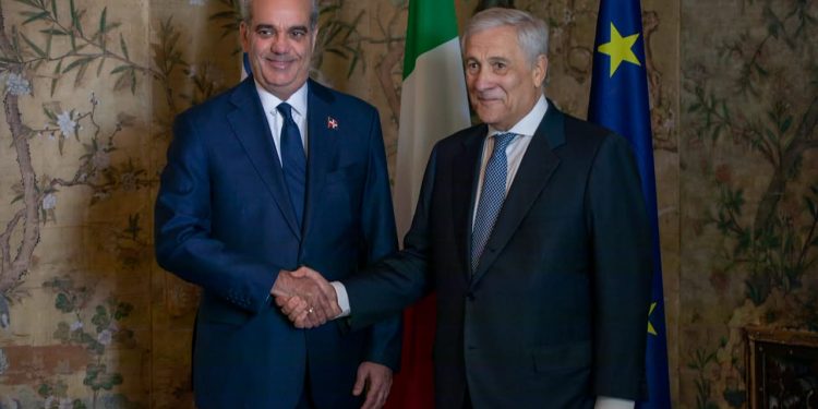 Luis Abinader y el viceprimer ministro y ministro de Asuntos Exteriores de Italia acuerdan fortalecer las relaciones bilaterales